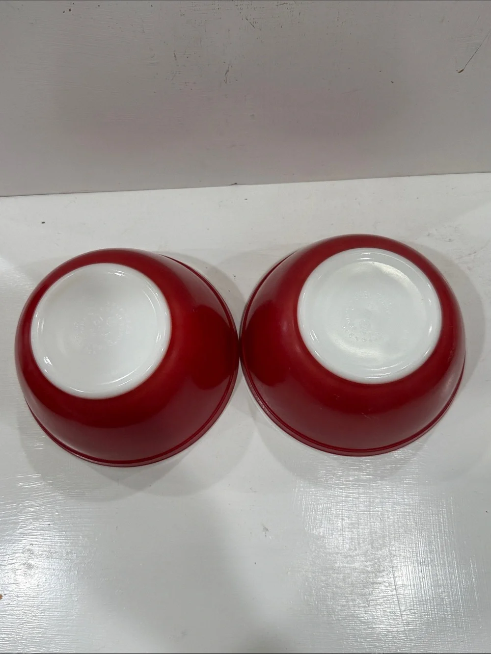 PYREX 1.5 Quarts Red Mixing Bowls with White Interiors - Set of 2 Vintage 1945